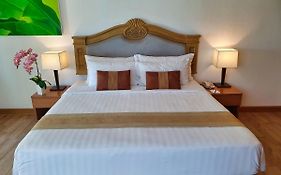 ซีเพิร์ล บีช รีสอร์ท (SHA Extra Plus)